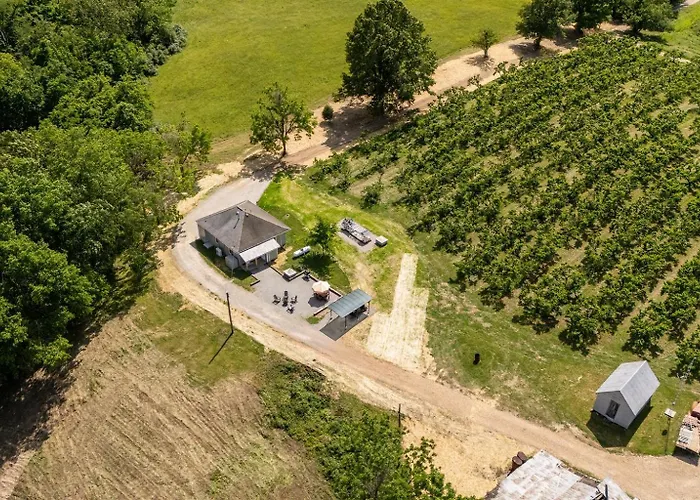 Rendelman Orchard's Farm Alto Pass